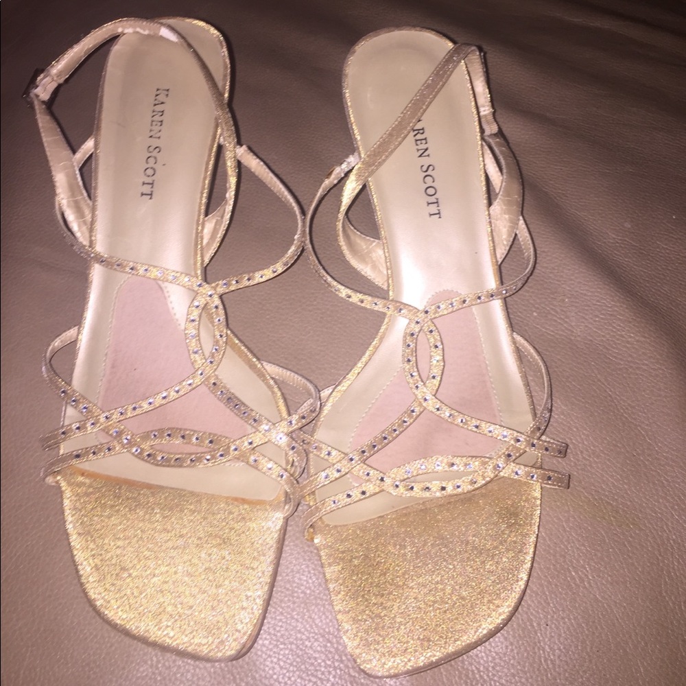 Karen Scott gold heels